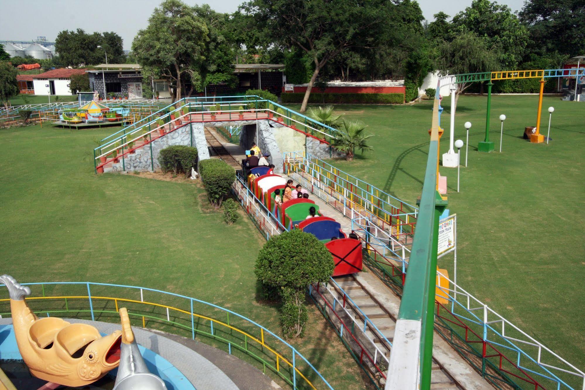 Aapno Ghar Resort&Amusement Park Gurgaon Eksteriør bilde
